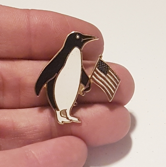 Penguin Enamel Pin - Picture 2 of 10